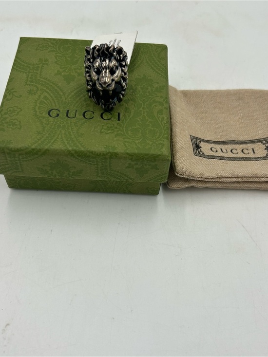 Gucci Other - Unisex Gucci, iconic Lionhead silver ring featuring black crystal size 10 Italy